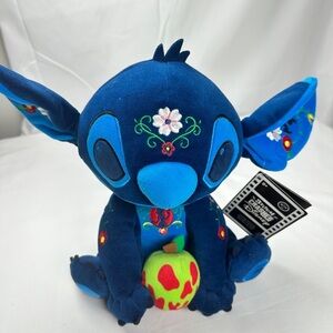 NWT - Stitch Crashes Disney Snow White